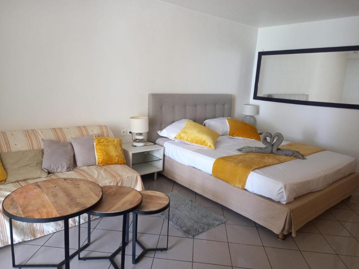 Grand Studio De 41 M², Vue Mer Et Jardin Tropical. 르 고지에 외부 사진